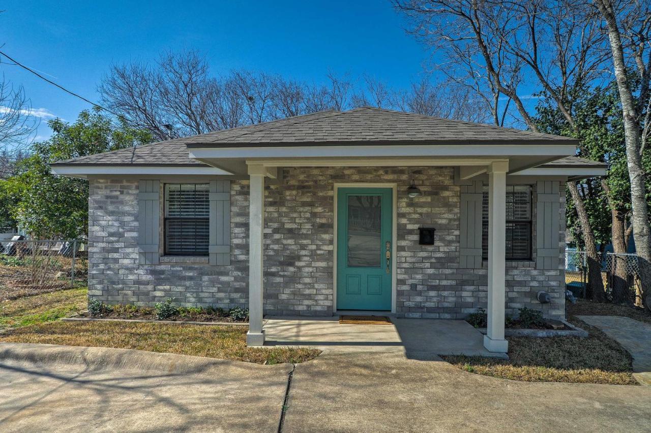 Cozy Home Blocks To Georgetown Square And Su! Exterior photo
